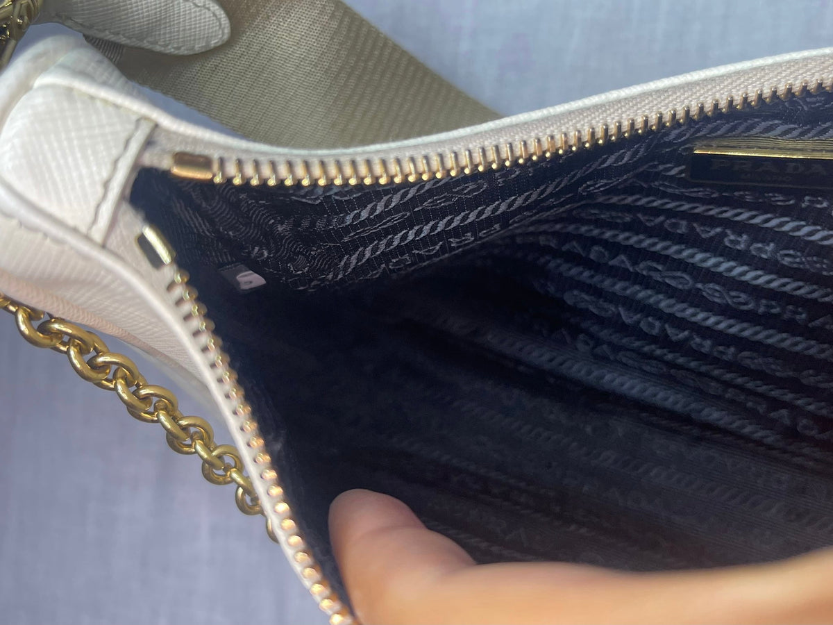 BORSA PRADA Re-Edition 2005 in saffiano bianca