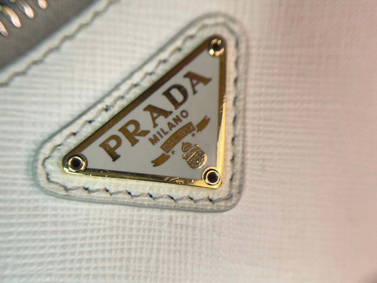 BORSA PRADA Re-Edition 2005 in saffiano bianca