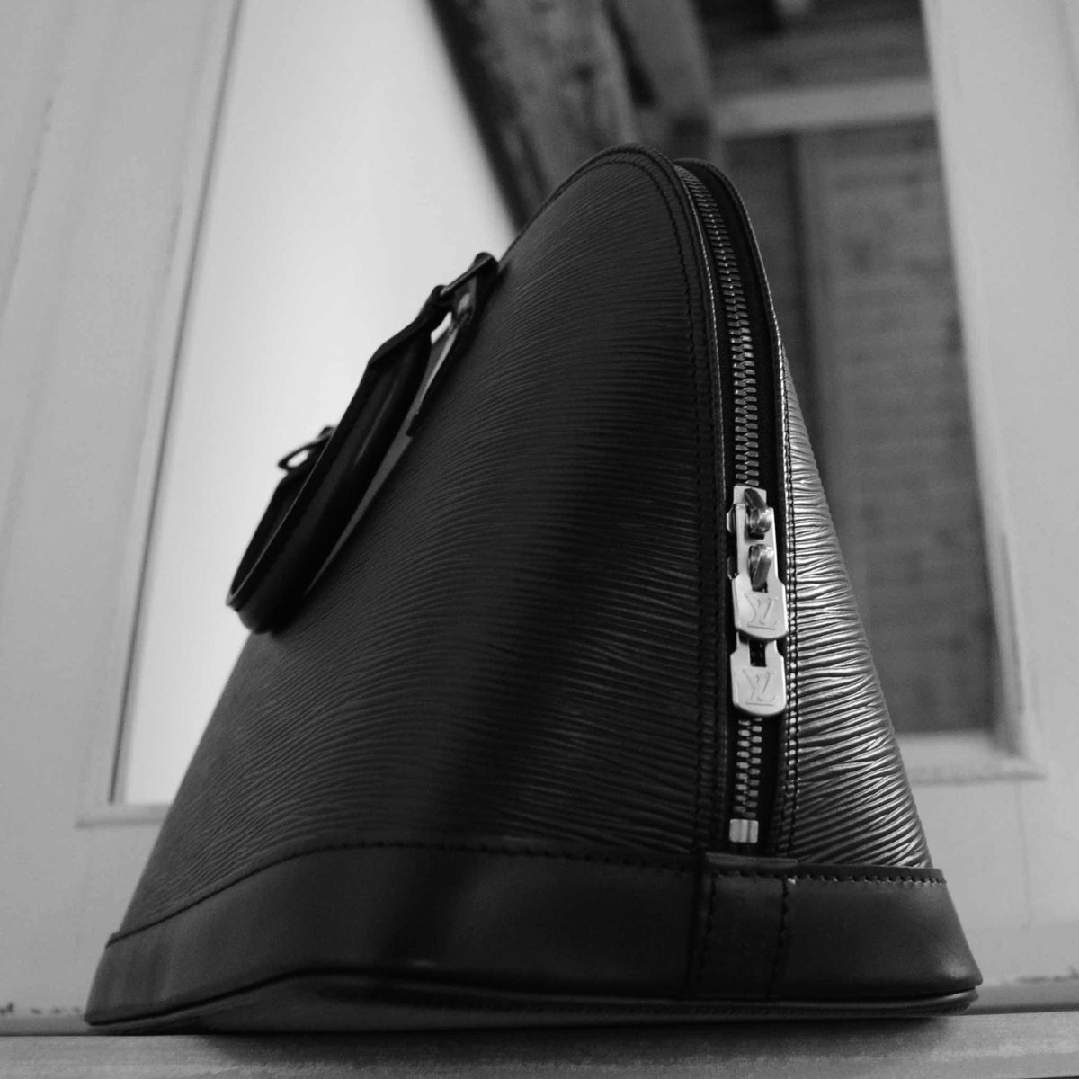 BORSA LOUIS VUITTON ALMA EPI PM NERA