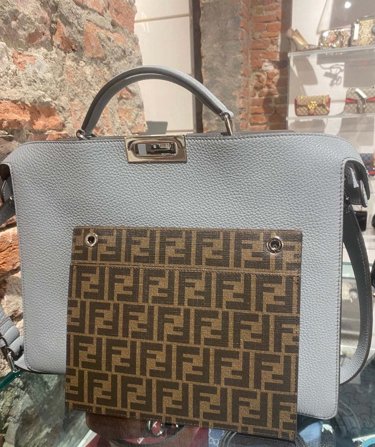 BORSA FENDI PEEKABOO ISEEU