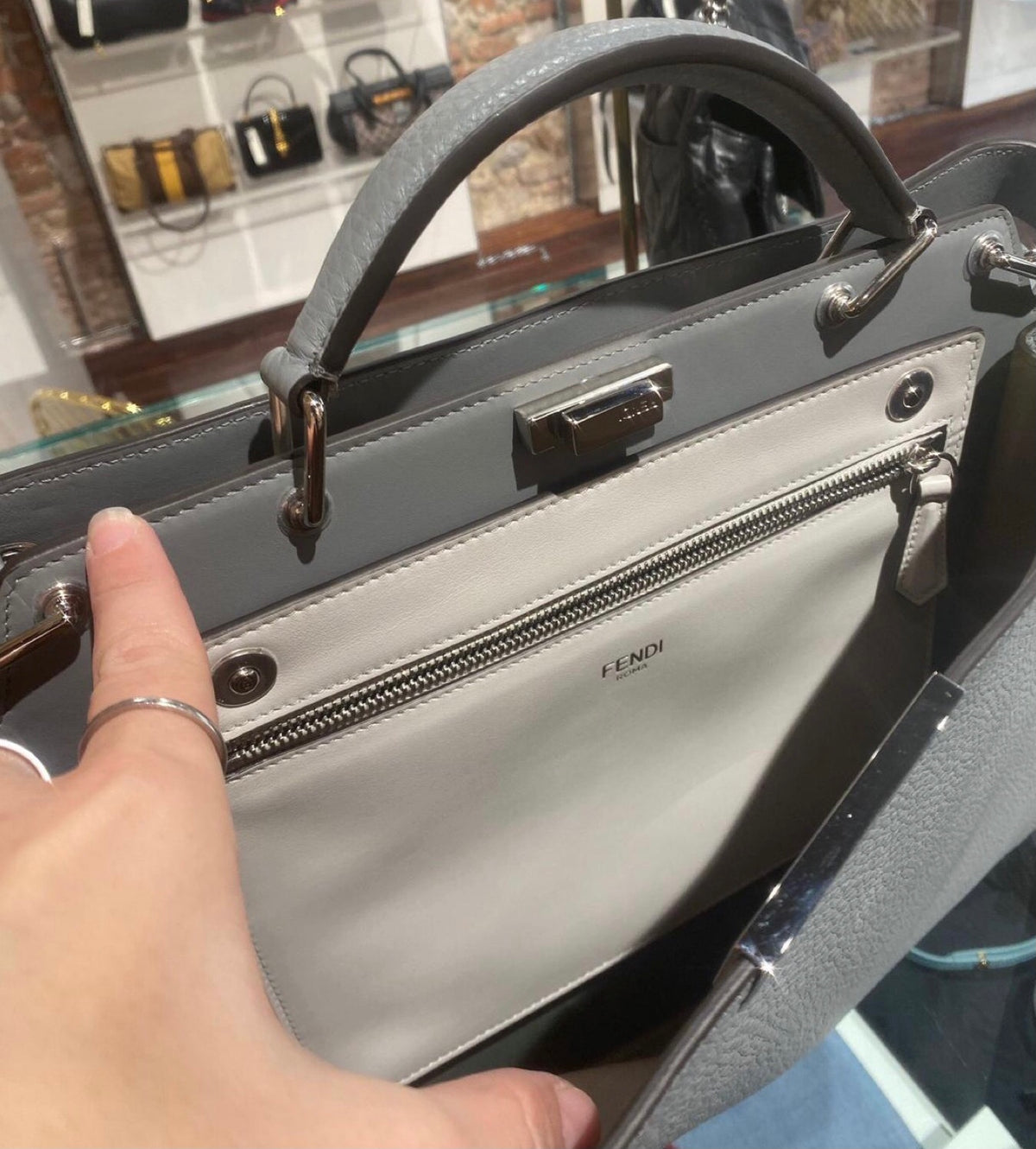 BORSA FENDI PEEKABOO ISEEU